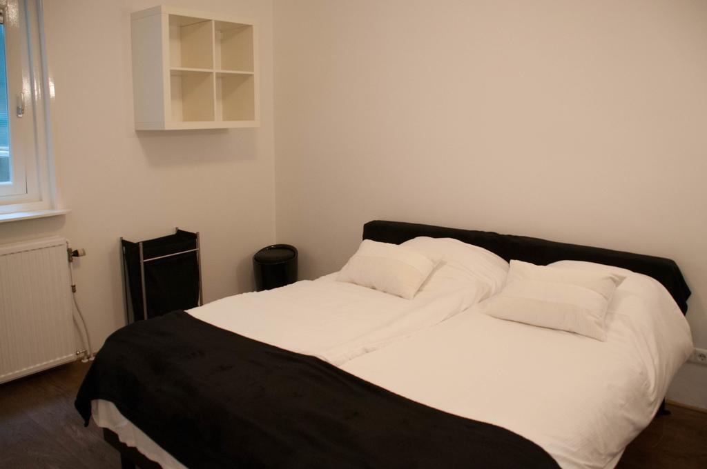 Lovely Canal Apartment อัมสเตอร์ดัม ภายนอก รูปภาพ