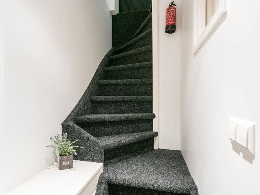 Lovely Canal Apartment อัมสเตอร์ดัม ภายนอก รูปภาพ